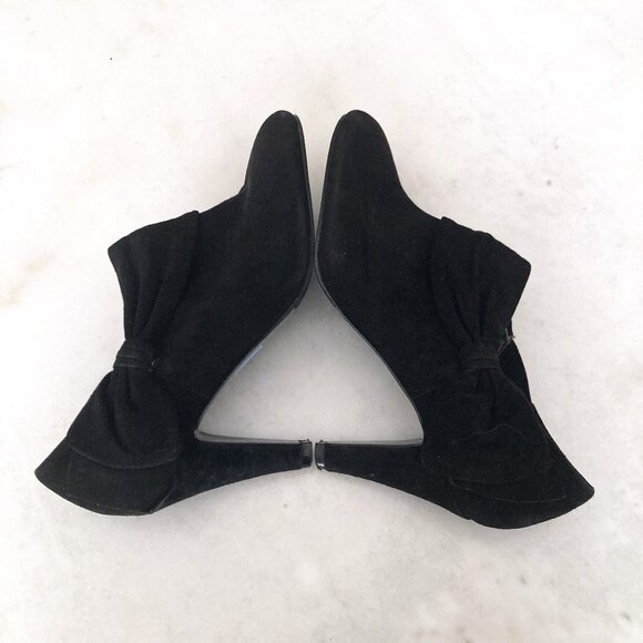 Tahari Greyson bow ankle boot / boots / booties / pumps (black) suede leather - Picture 6 of 8